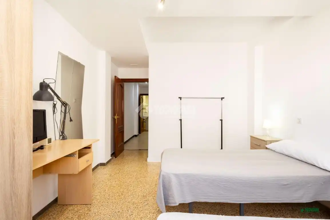 Habitación de Piso en venta en Almería con Calefacción y Balcón