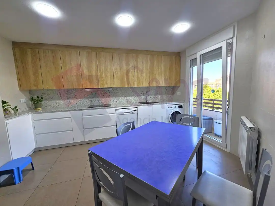 Cuina de Pis en venda en  Logroño amb Calefacció, Terrassa i Traster