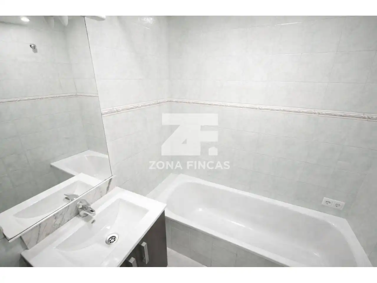 Baño de Apartamento en venta en Santa Coloma de Gramenet