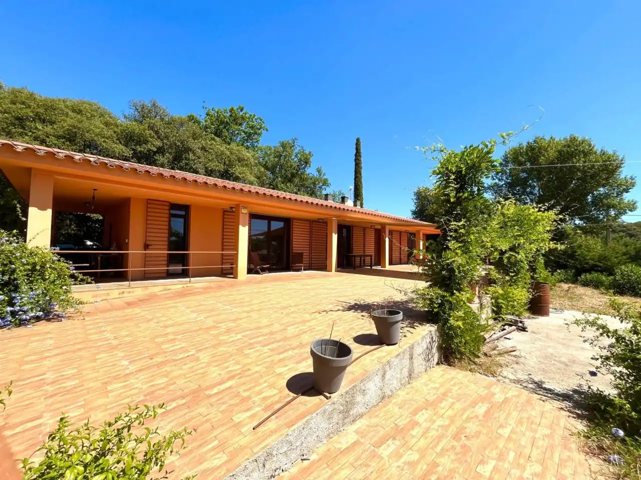 Außenansicht von Haus oder Chalet zum Verkauf in Bescanó mit Klimaanlage, Heizung und Privatgarten