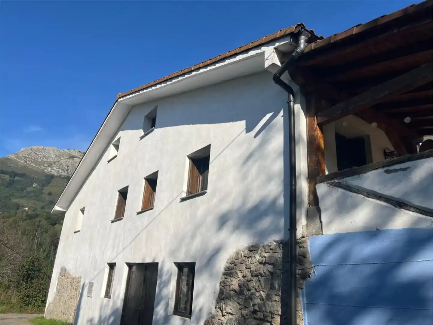 Vista exterior de Finca rústica en venda en Errezil amb Jardí privat, Traster i Moblat