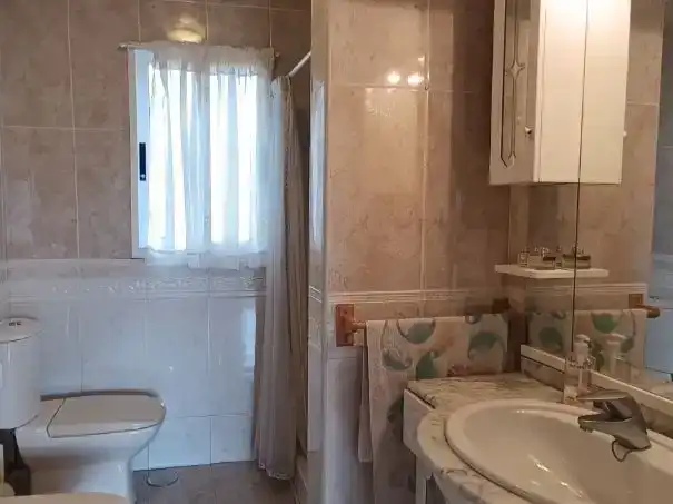 Bany de Casa o xalet en venda en Ourense Capital  amb Piscina