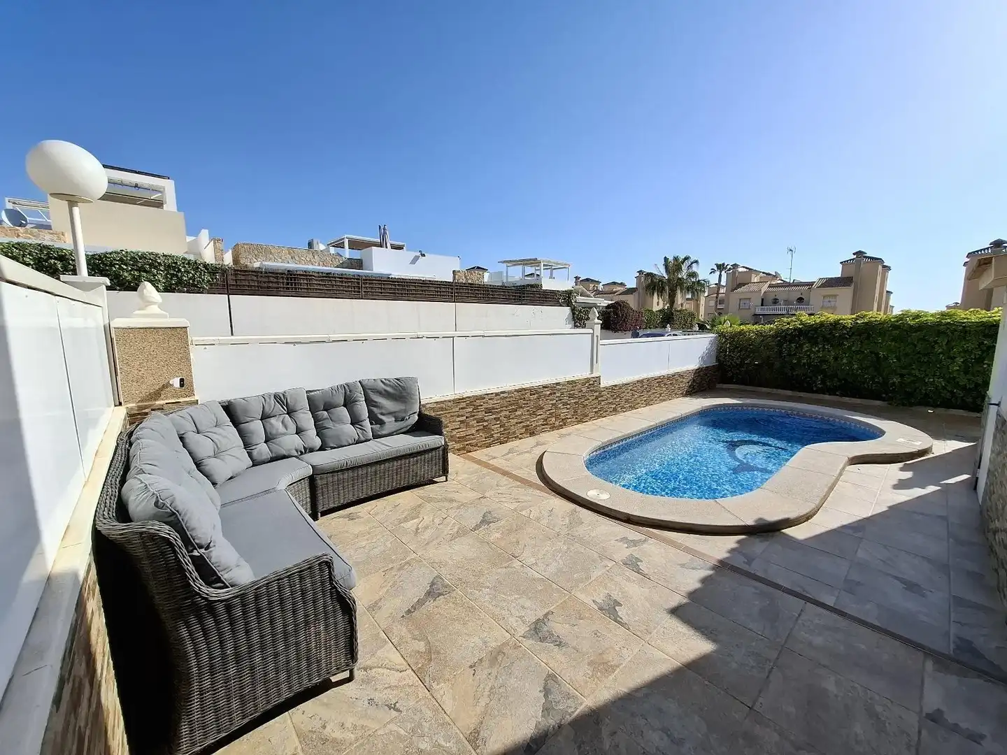 Casa aparellada amb terrassa en venda a Calle Calle Cabo de Gata, imagen 6
