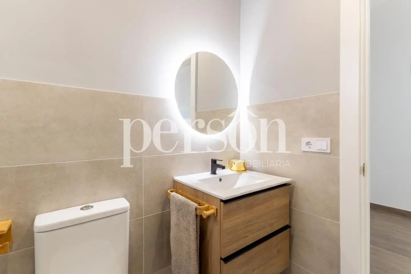 Bathroom of Attic for rent in Valencia  with Air Conditioner, Heating and Terrace