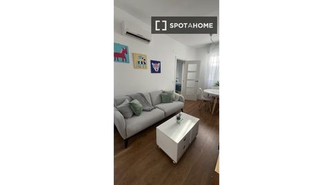 Photo 5 of Flat for rent in Pacífico, Madrid Capital