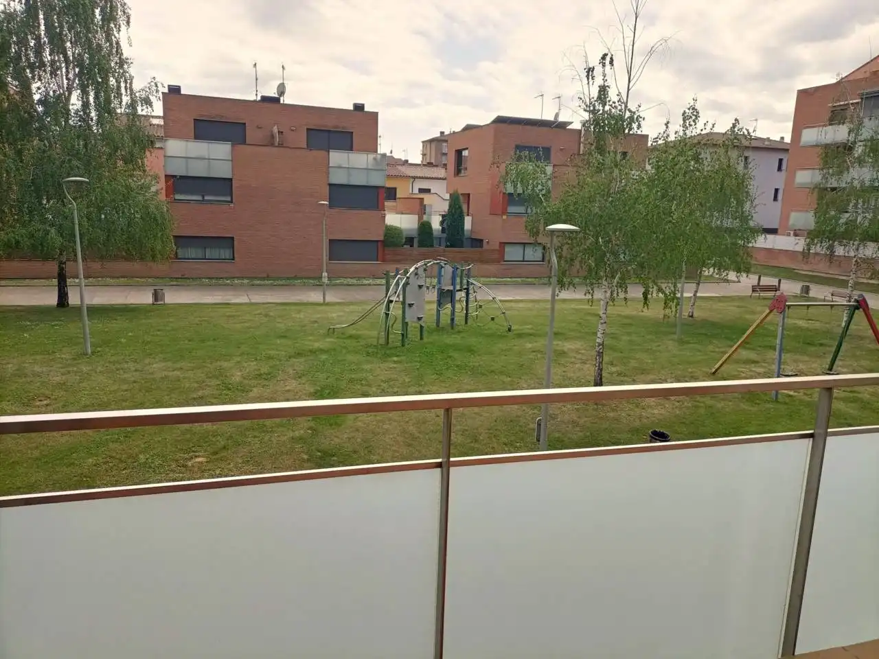 Terrassa de Pis de lloguer en Vic amb Calefacció, Terrassa i Moblat
