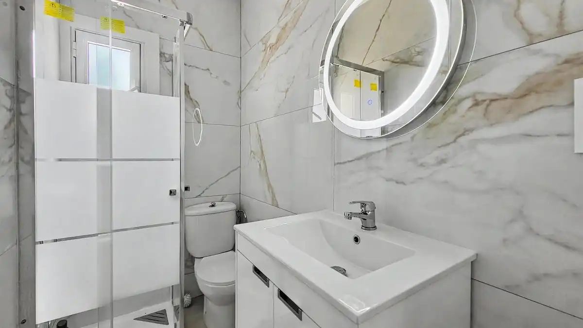 Bathroom of Flat for sale in Dénia  with Air Conditioner, Heating and Terrace