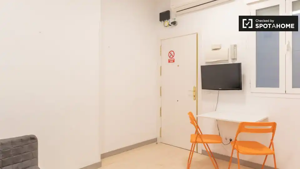 Room in Embajadores - Lavapiés