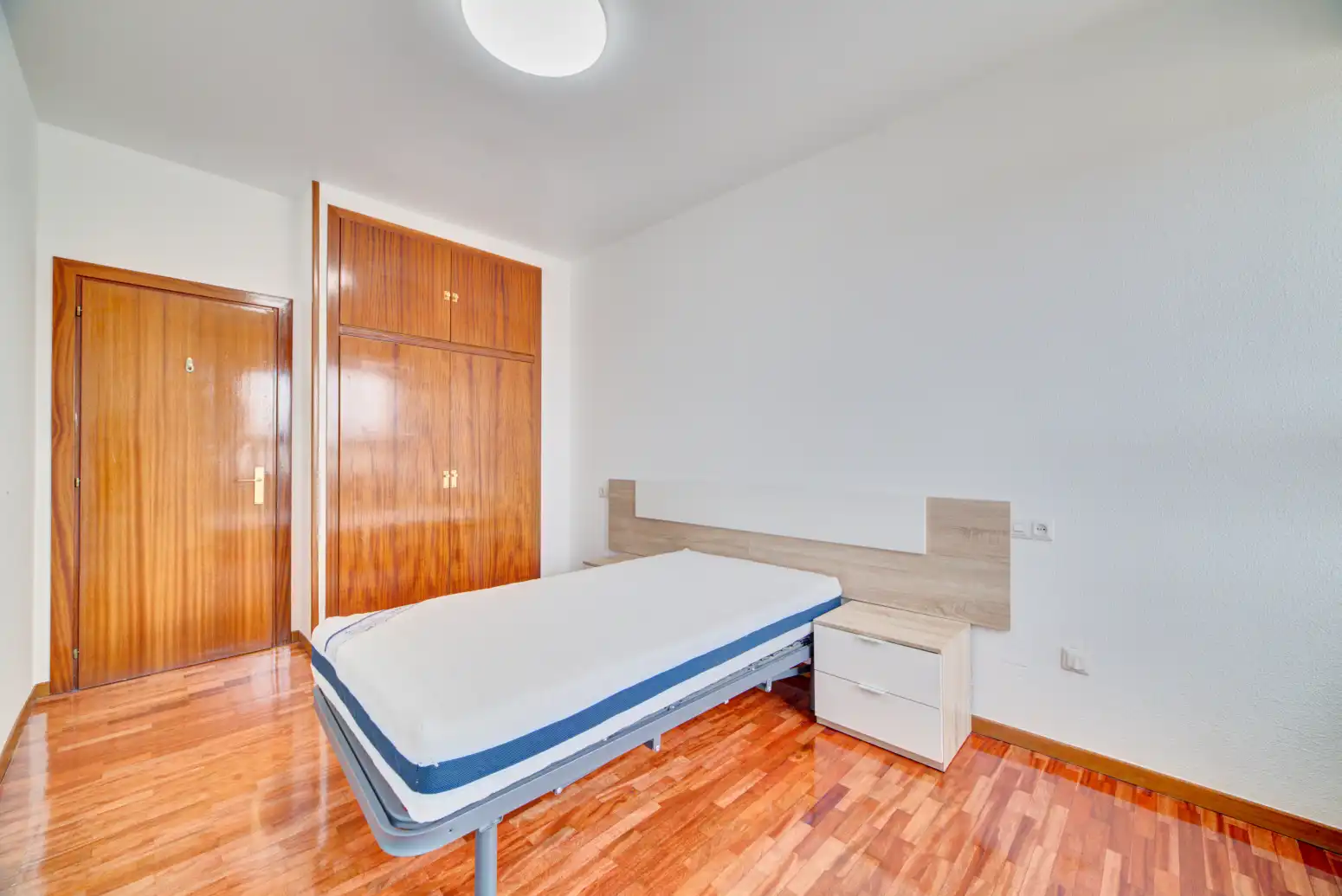 Habitación de Piso en venta en  Pamplona / Iruña con Calefacción, Parquet y Trastero