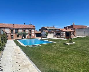 Swimming pool of House or chalet for sale in Flores de Ávila  with Terrace and Swimming Pool