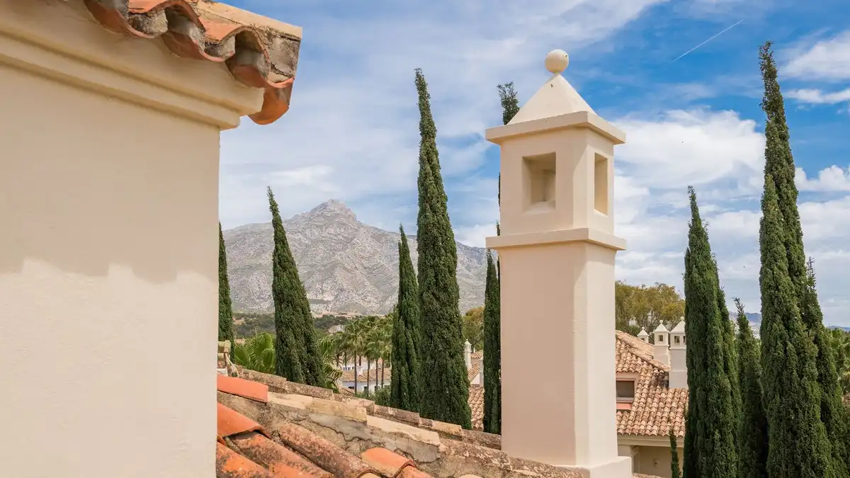 Ático con piscina en venta en Nueva Andalucía, imagen 3