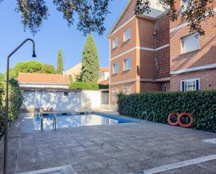 Piscina de Pis en venda en Torrelodones amb Aire condicionat i Terrassa