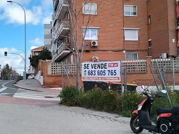 Terreno residencial en venta en Avenida del Cardenal Herrera Oria 315, imagen 2