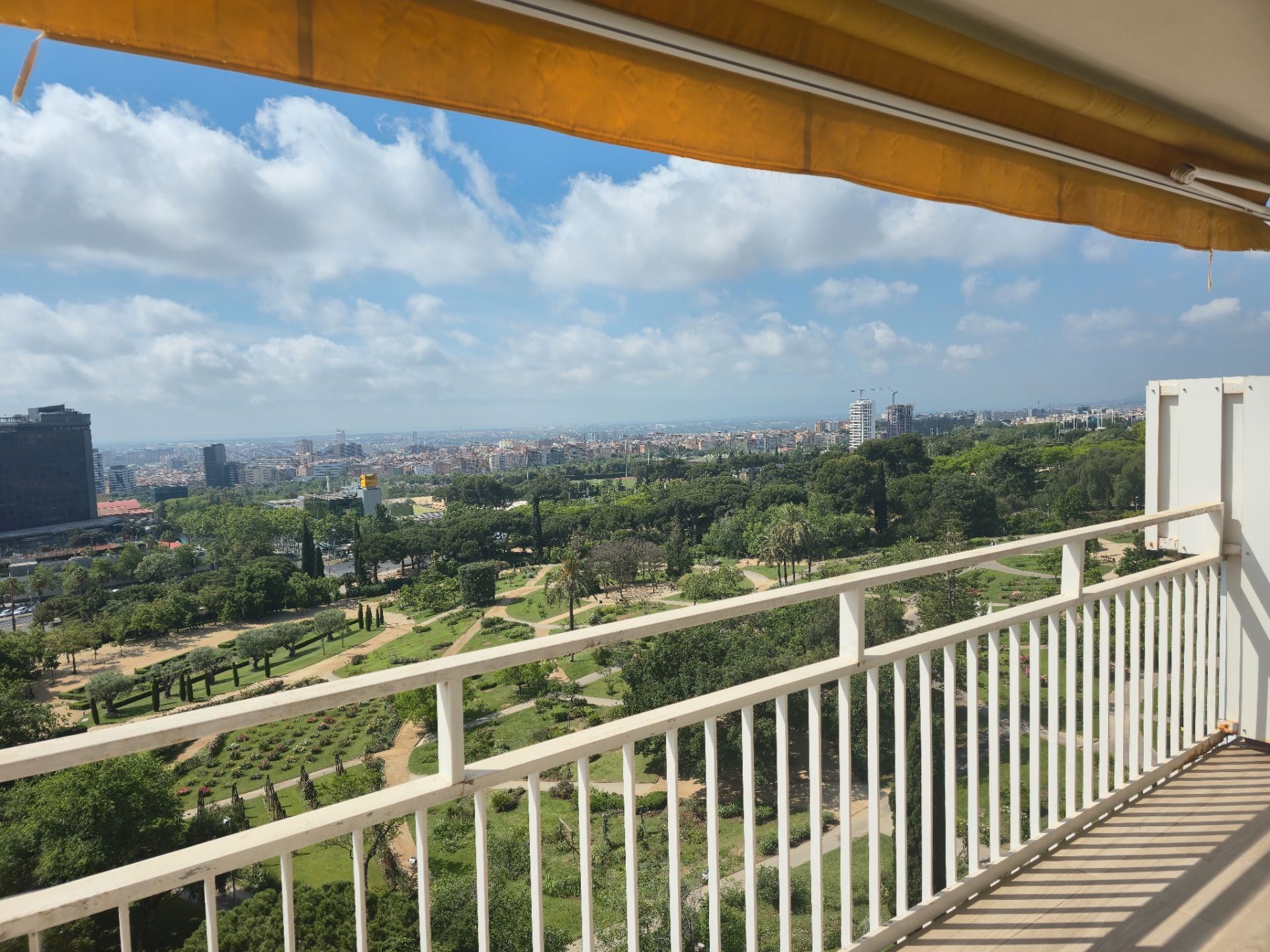Jardí de Pis de lloguer en  Barcelona Capital amb Aire condicionat, Calefacció i Parquet