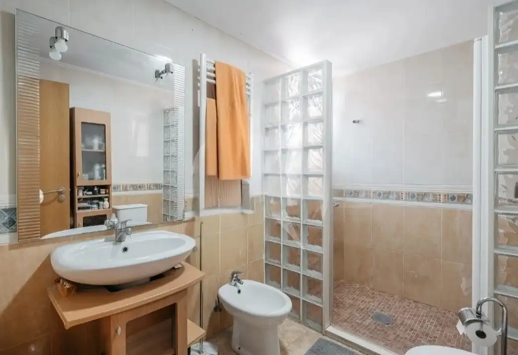 Casa aparellada amb terrassa en venda a Centro, imagen 7