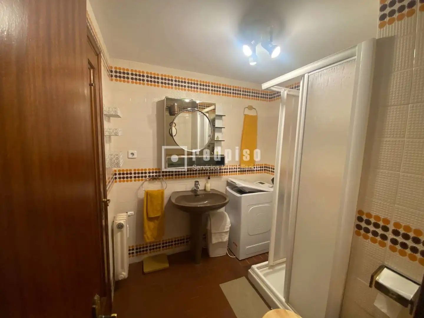 Badezimmer von Wohnung zur Miete in Madrid mit Klimaanlage, Privatgarten und Terrasse