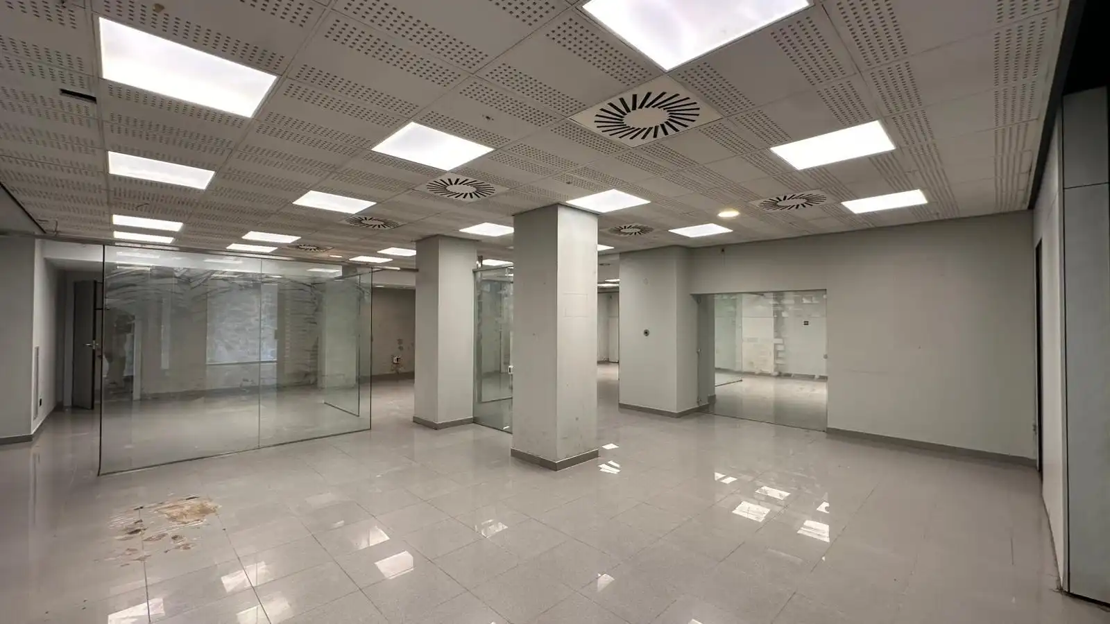 Local comercial de lloguer a Calle ENGINYER BALAGUER, imagen 2