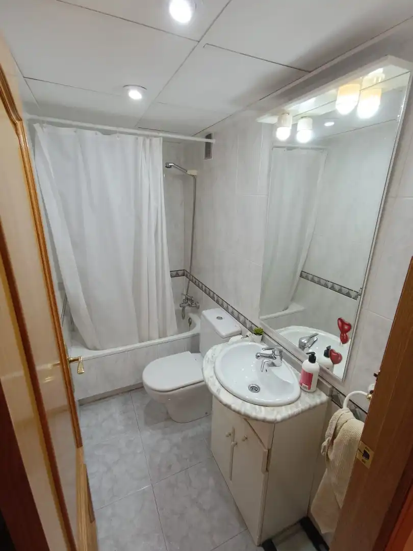 Badezimmer von Wohnung zur Miete in Murcia mit Klimaanlage, Heizung und Möbliert