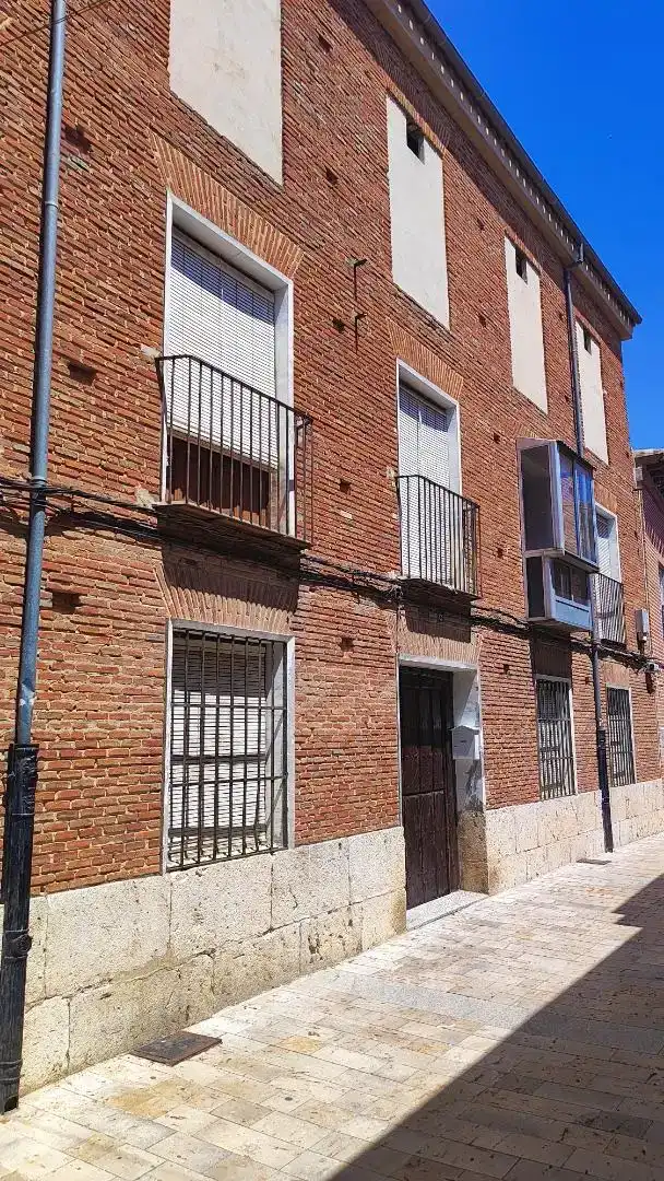 Vista exterior de Planta baixa en venda en Alaejos amb Balcó