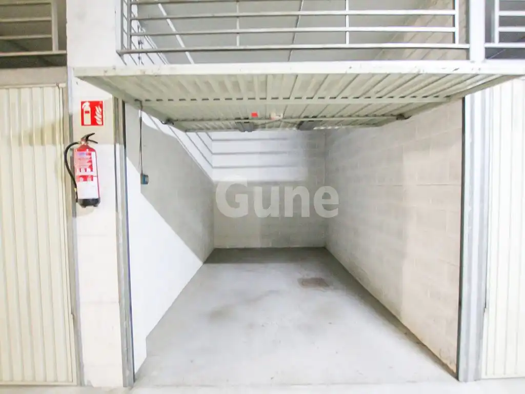 Parkplatz von Garage zum Verkauf in Itsasondo