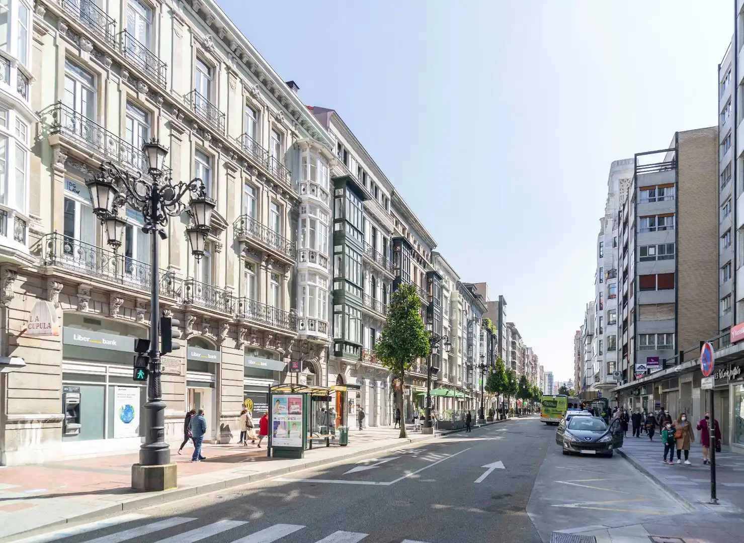 Vista exterior de Pis en venda en Oviedo  amb Calefacció i Parquet