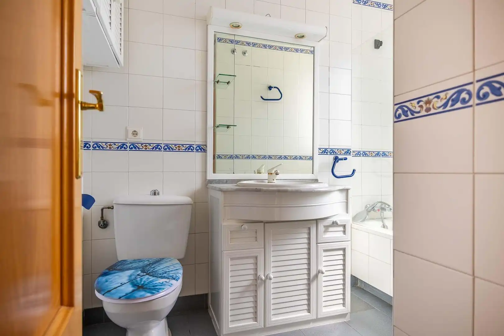 Baño de Piso en venta en Sevilla con Aire acondicionado, Amueblado y Balcón
