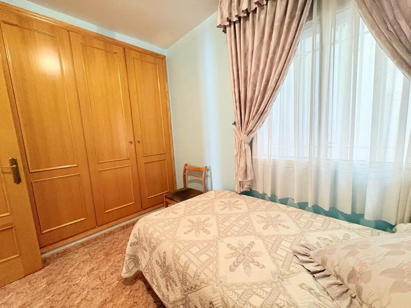 Schlafzimmer von Wohnung zum Verkauf in Albal mit Klimaanlage, Abstellraum und Balkon