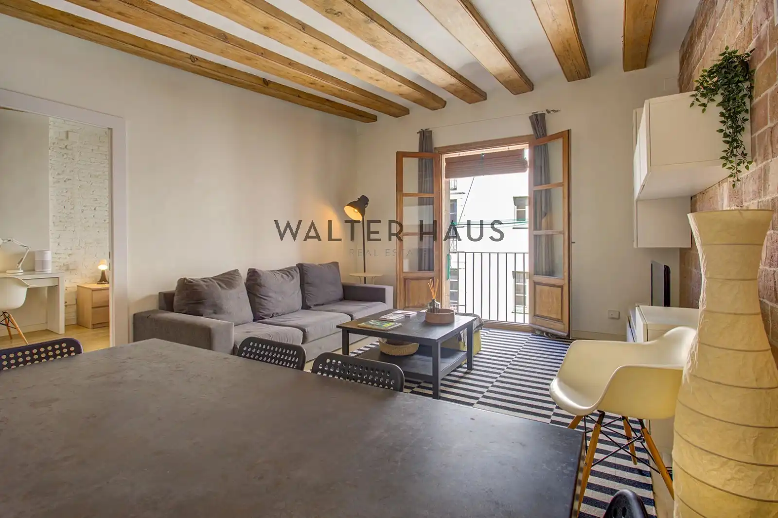 Vista exterior de Piso en venta en Barcelona con Aire acondicionado, Calefacción y Amueblado