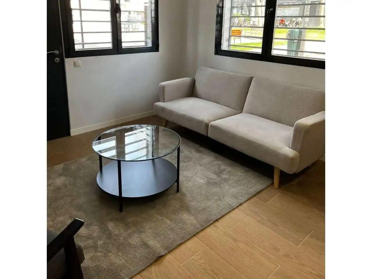 Sala d'estar de Estudi en venda en Barcelona amb Aire condicionat, Moblat i Alarma
