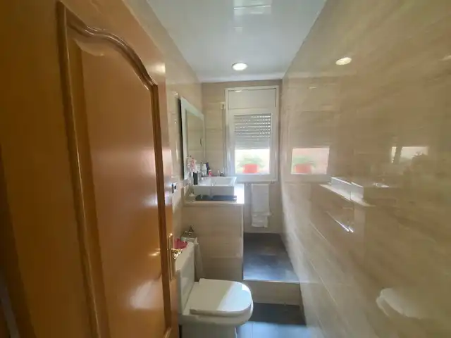 Baño de Casa adosada en venta en Montcada i Reixac con Calefacción, Jardín privado y Terraza