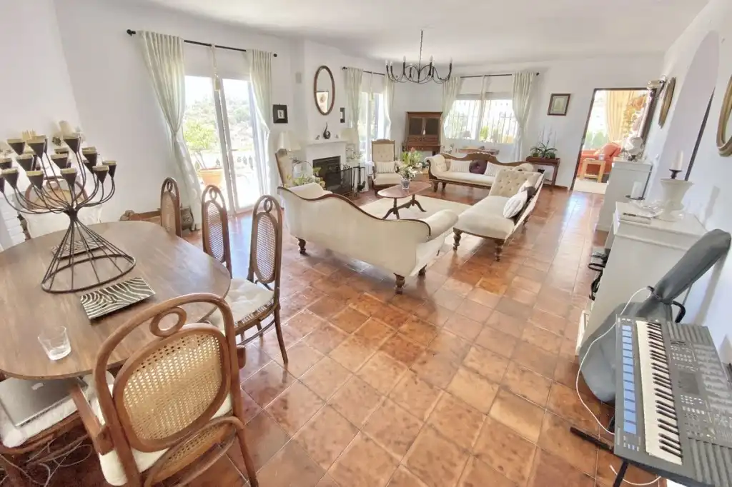 Sala de estar de Finca rústica en venta en Mijas con Jardín privado, Terraza y Piscina