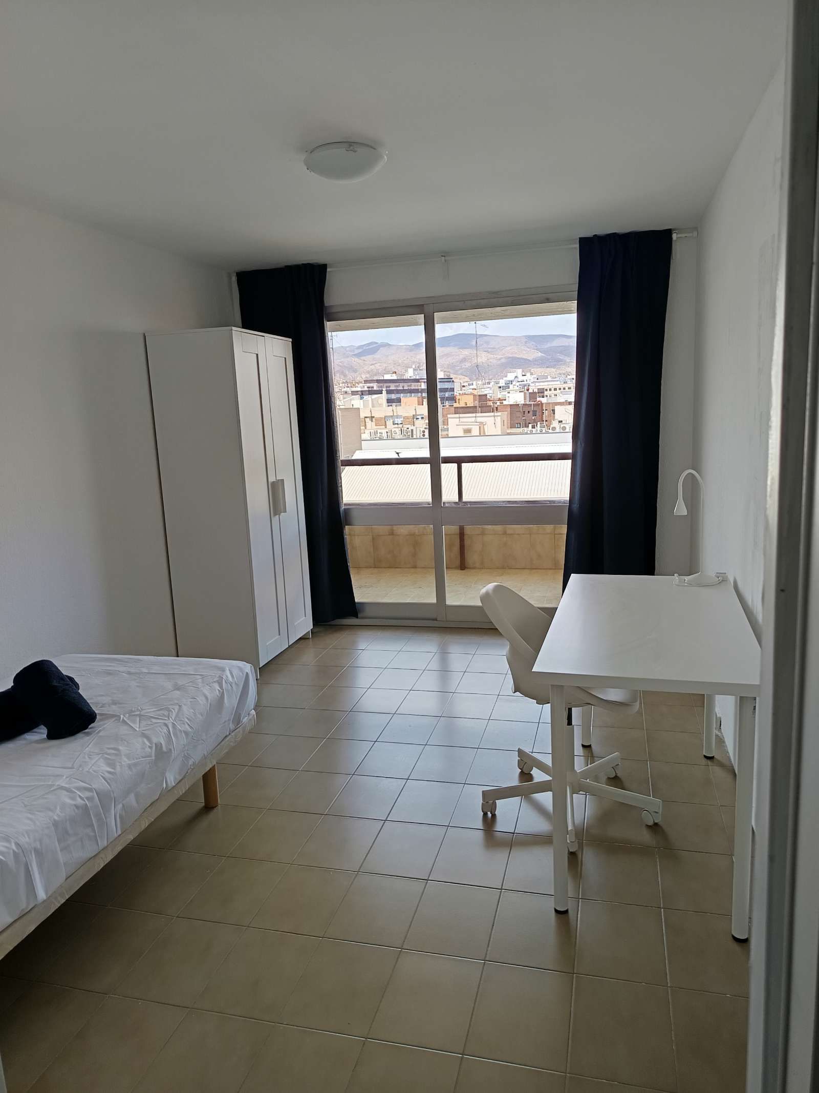 Schlafzimmer von Wohnung zur untervermieten in  Almería Capital mit Klimaanlage, Terrasse und Möbliert