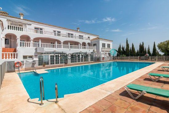 Swimming pool of Building for sale in Sotogrande