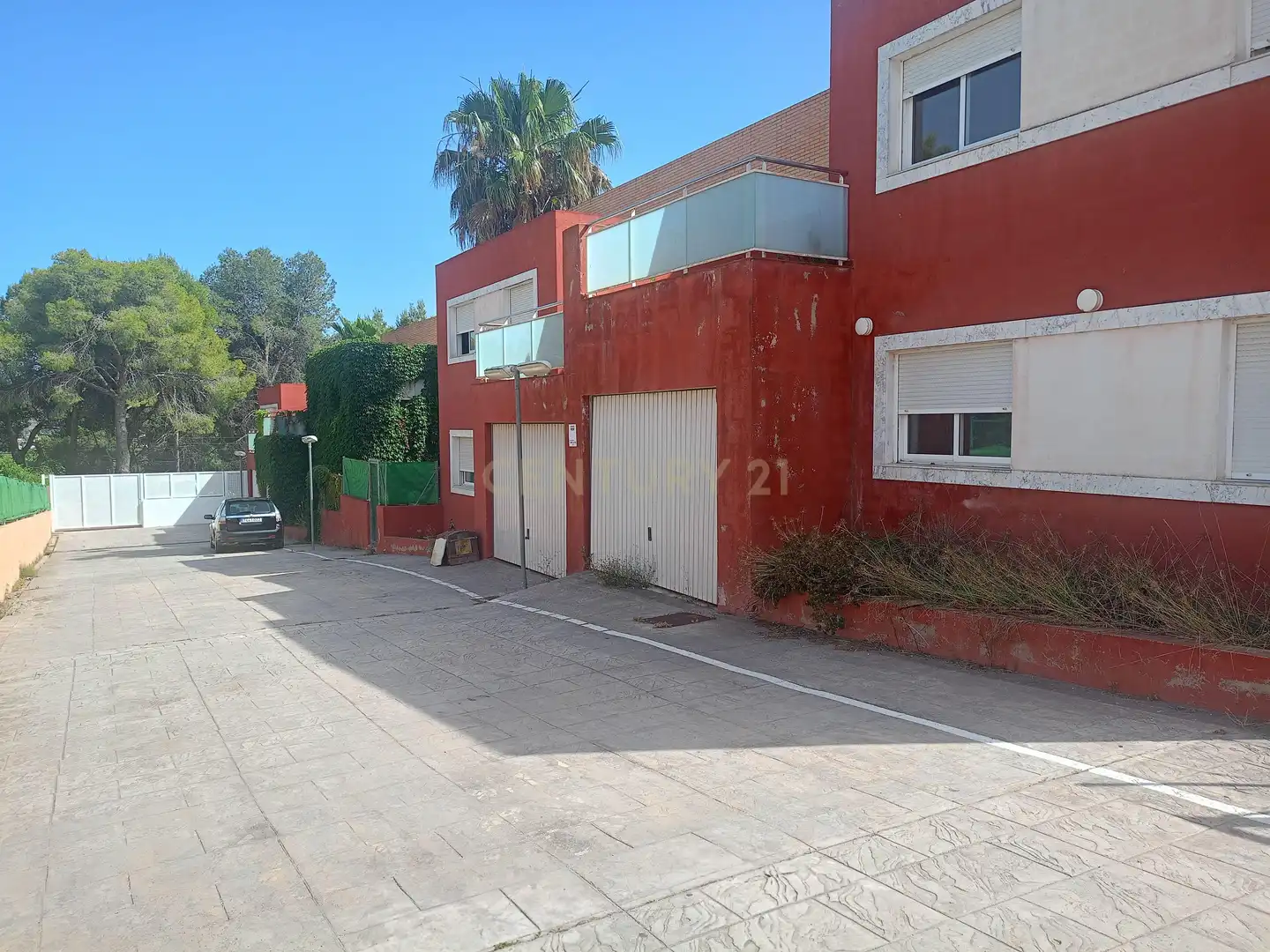 Exterior view of Houses for sale in Chiva  with Private garden, Storage room and Balcony