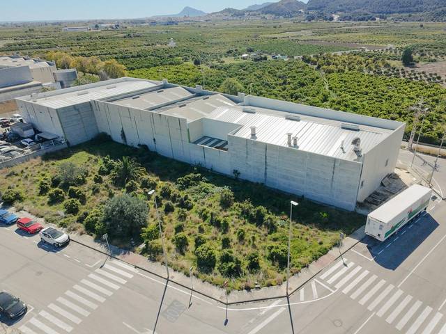 Terreno industrial en Venta en Calle Ponent en L'Alqueria de la Comtessa