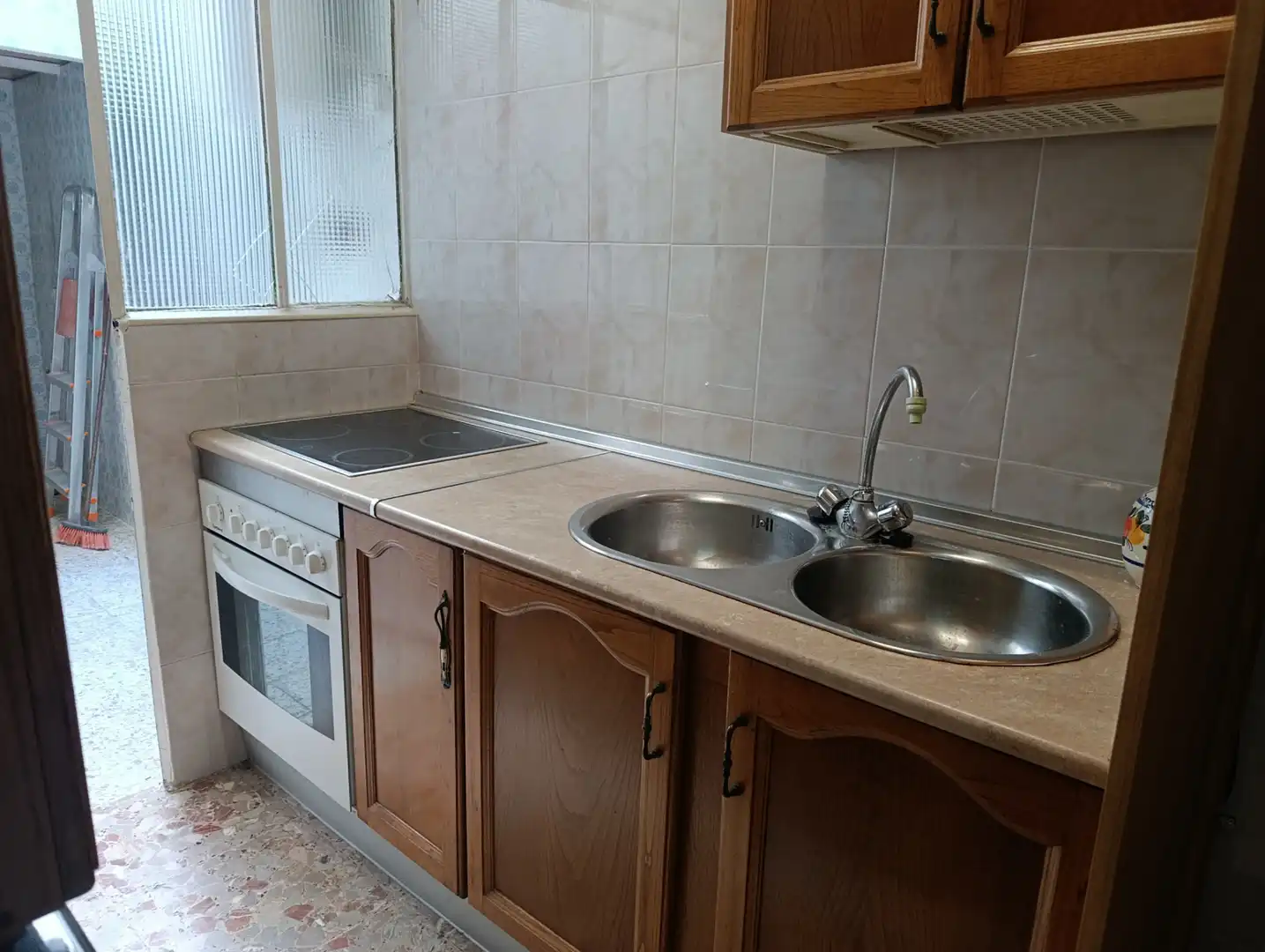 Kitchen of Flat for sale in Dos Hermanas  with Air Conditioner