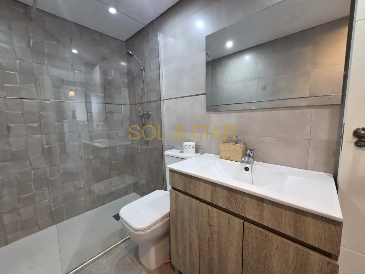 Badezimmer von Wohnung zum Verkauf in Torremolinos mit Klimaanlage, Heizung und Terrasse