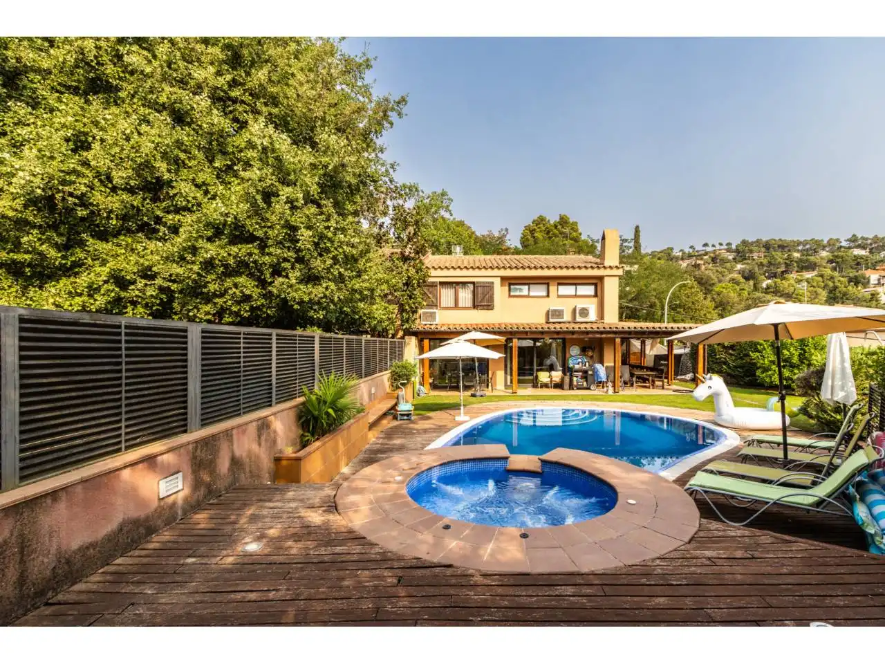 Piscina de Casa o xalet en venda en Castellar del Vallès amb Aire condicionat, Calefacció i Jardí privat