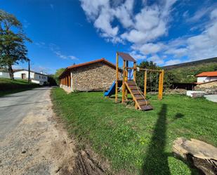 Außenansicht von Country house zum verkauf in Merindad de Montija mit Balkon