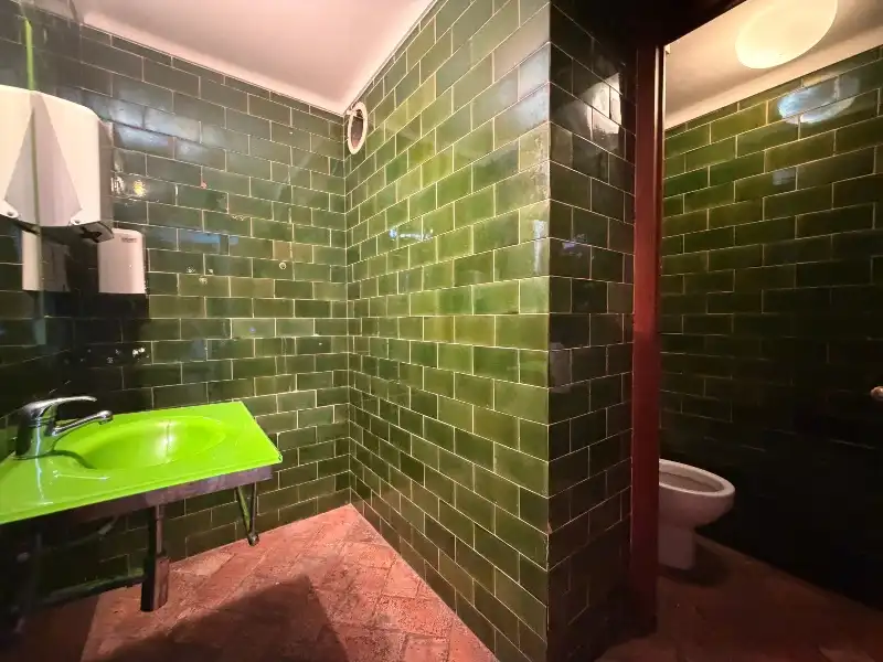 Baño de Edificio en venta en La Bisbal d'Empordà