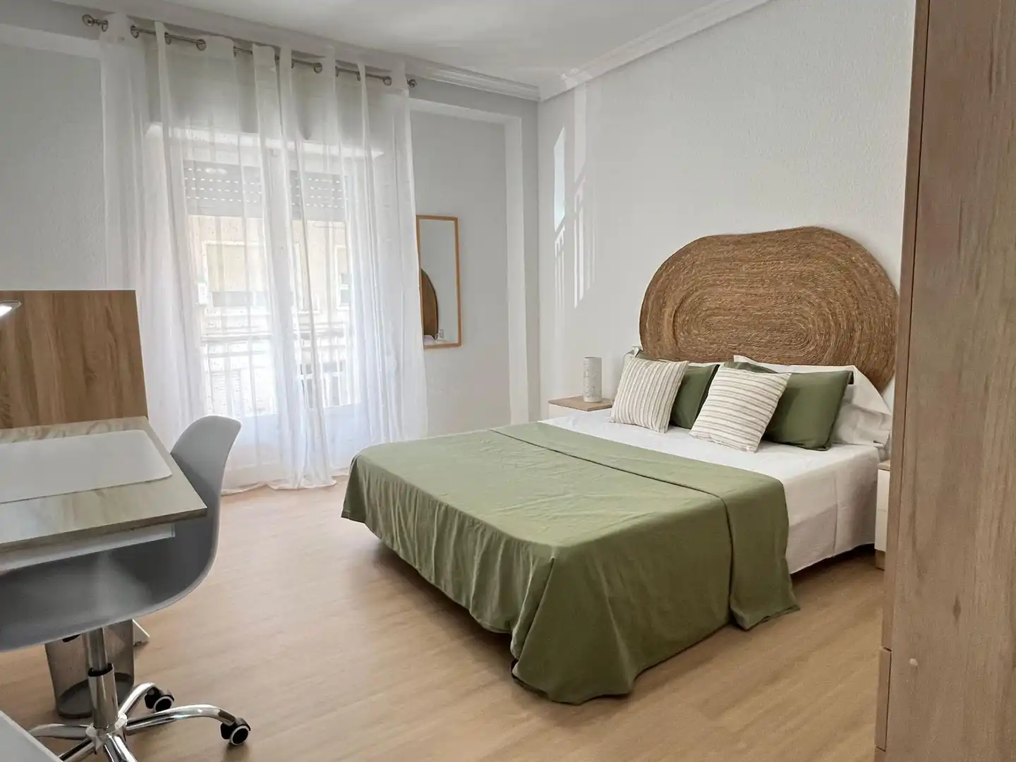 Flat for rent in Calle TORRES QUEVEDO, 51, Plaza Crevillente - Antiguos Juzgados - El Asilo