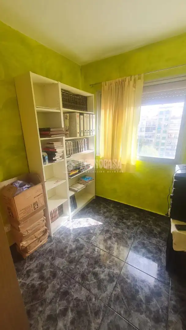 Bedroom of Flat for sale in Zaragoza  with Heating, Terrace and Furnished