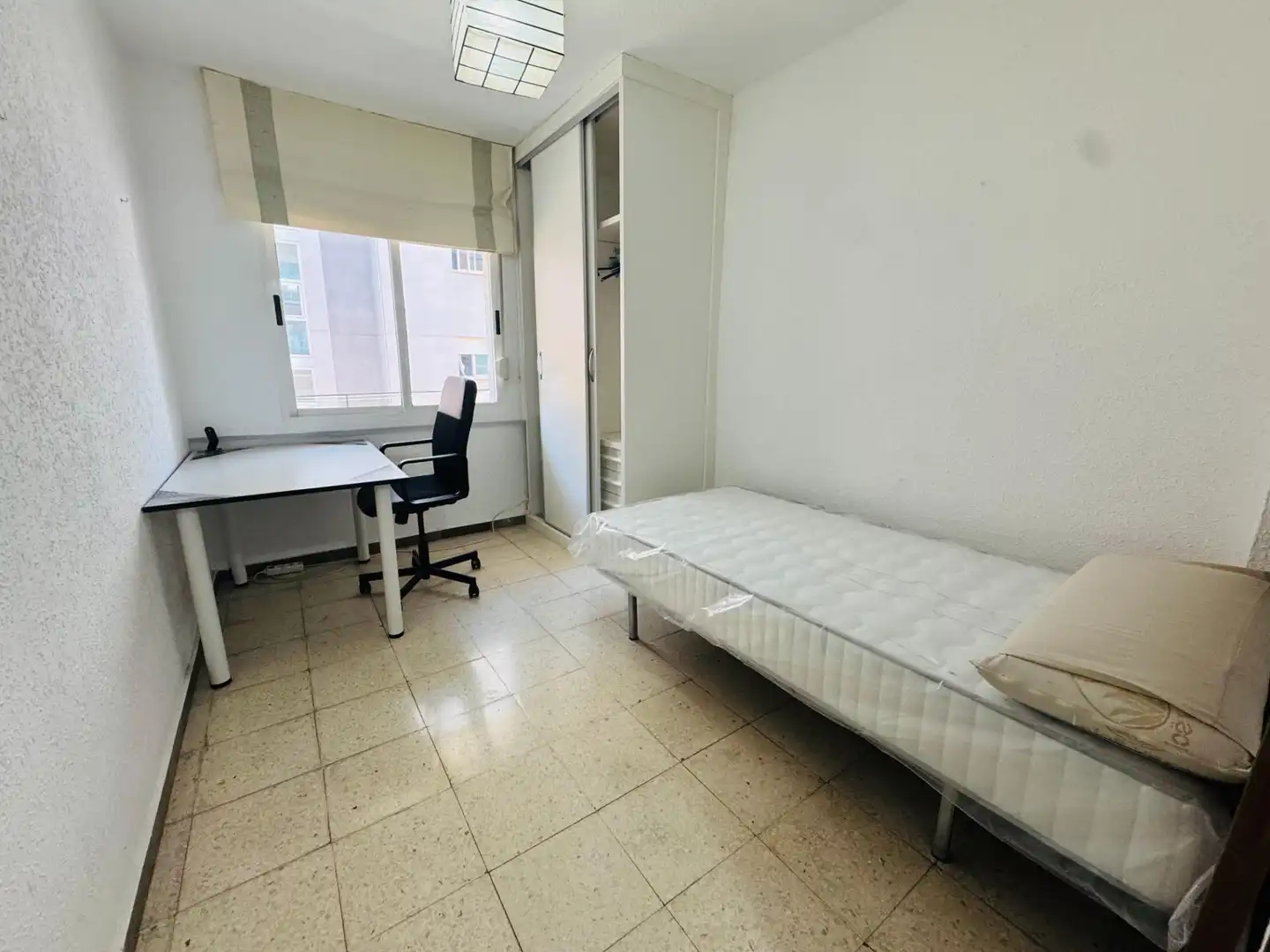 Habitación de Piso para compartir en Granada con Terraza, Amueblado y Balcón