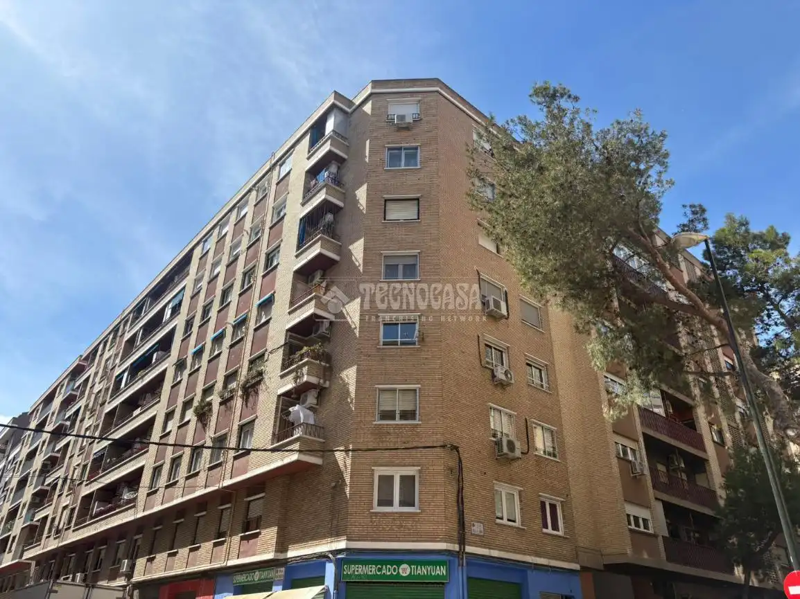Vista exterior de Pis en venda en  Zaragoza Capital amb Calefacció i Terrassa