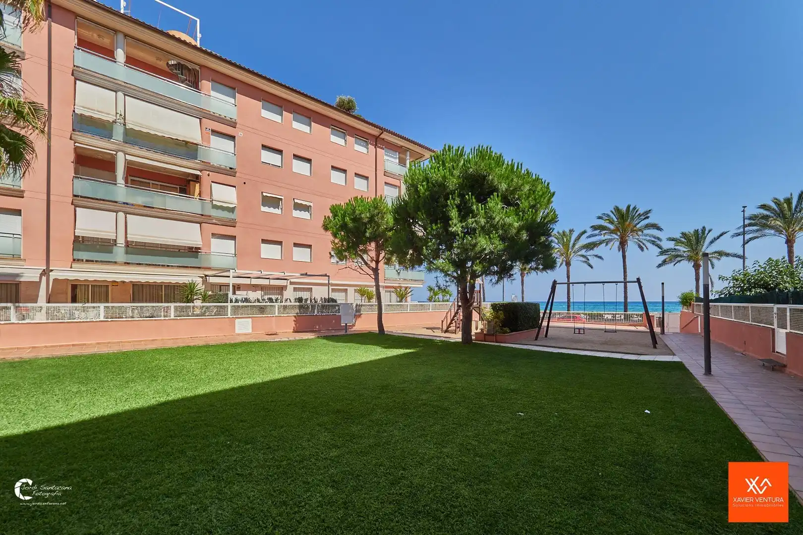 Vista exterior de Pis en venda en Calafell amb Aire condicionat, Calefacció i Jardí privat