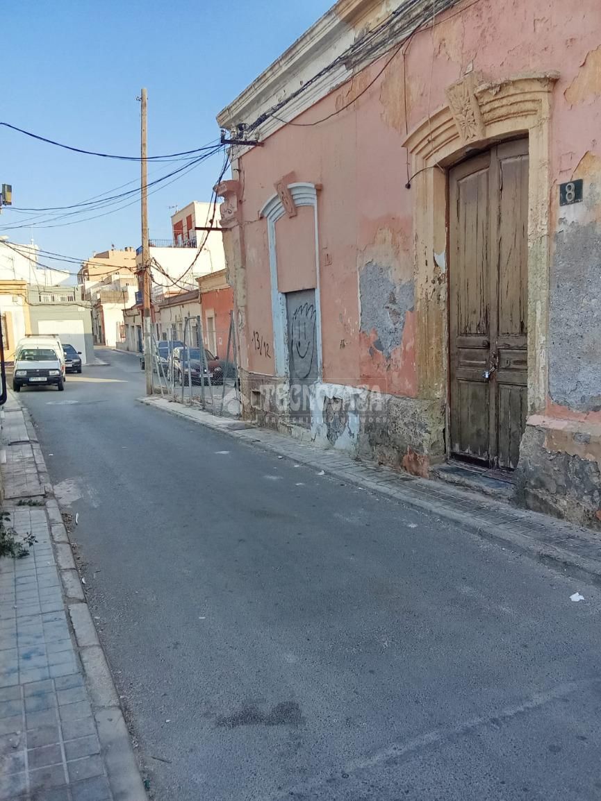 Vista exterior de Casa o xalet en venda en  Almería Capital