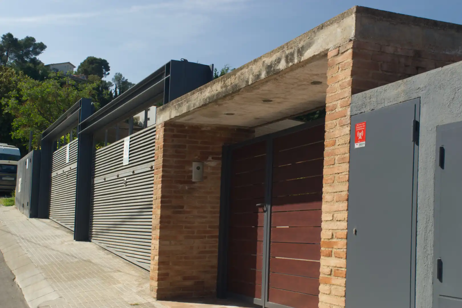 Außenansicht von Haus oder Chalet zum Verkauf in Sant Cugat del Vallès mit Klimaanlage, Heizung und Privatgarten