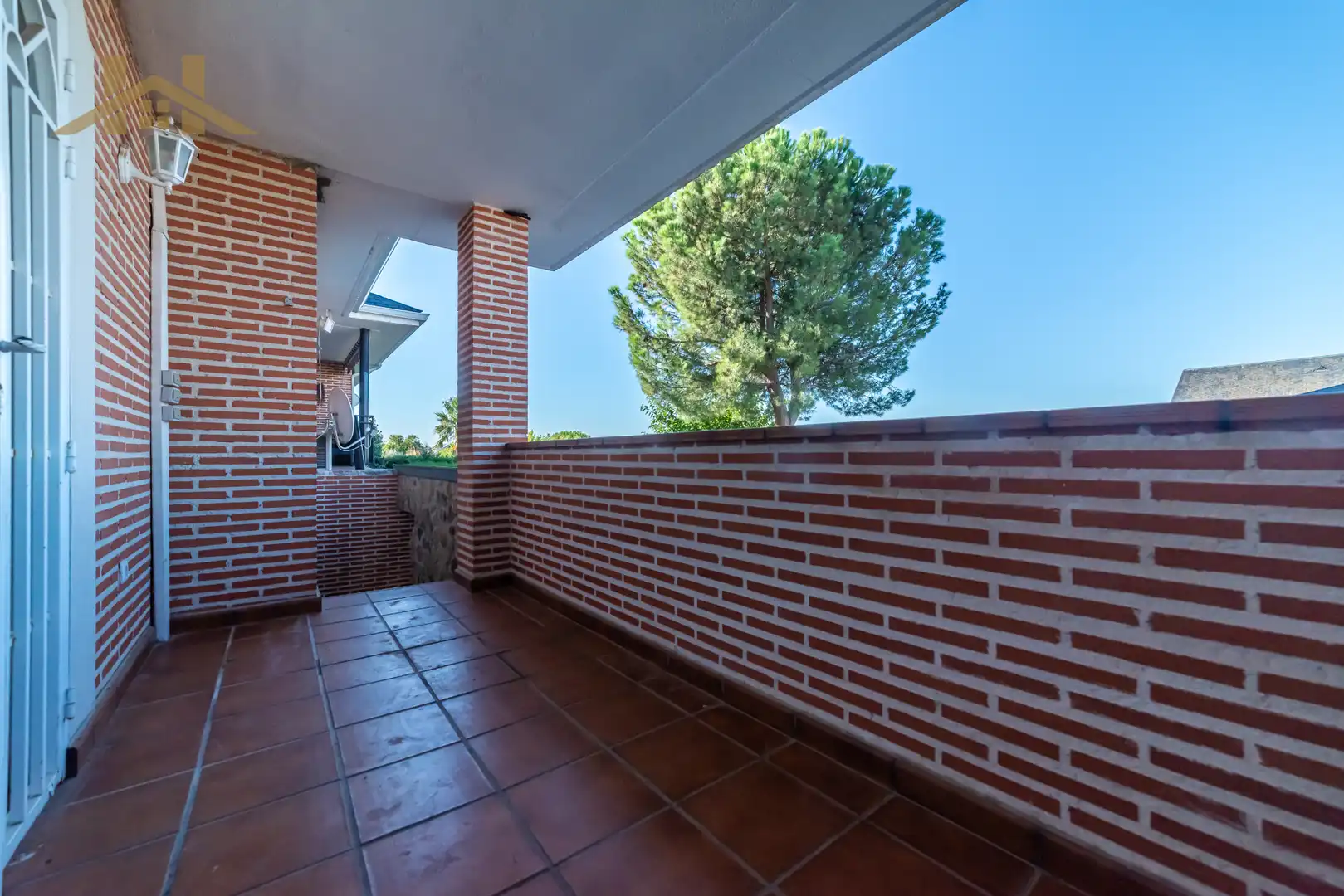 Terraced house with pool for sale in Calle Miguel de Cervantes 120, imagen 9