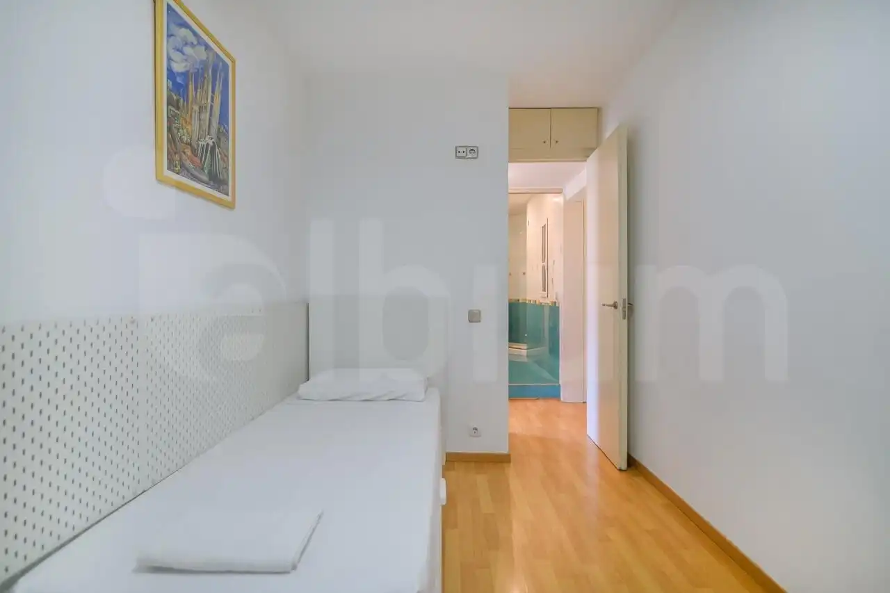 Schlafzimmer von Wohnung zum Verkauf in Barcelona mit Klimaanlage, Parkett und Möbliert