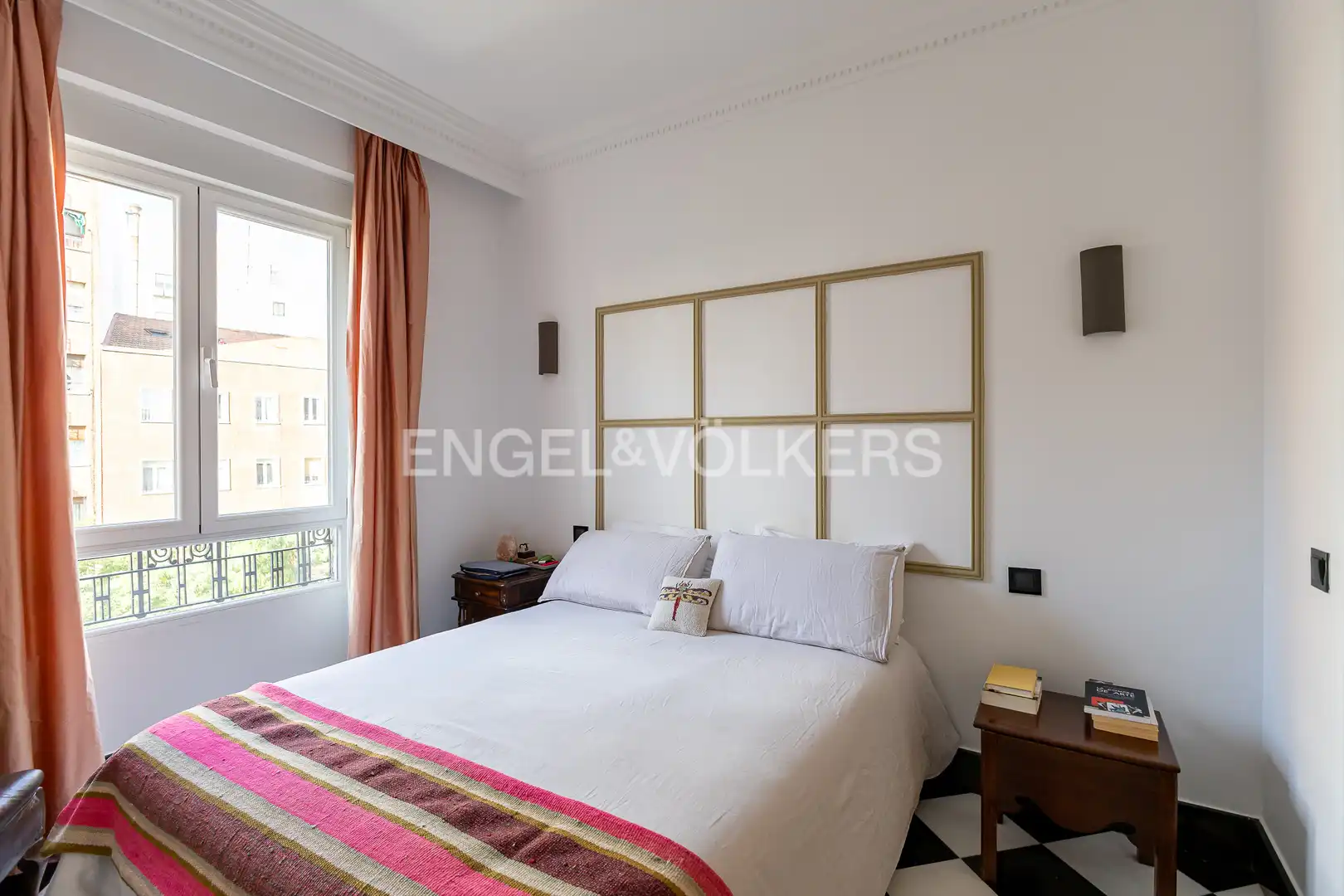 Bedroom of Flat for sale in Madrid  with Air Conditioner, Heating and Parquet flooring